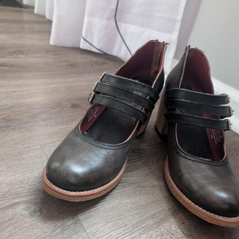 FreeBird rRamsay MaryJanes Leather Block Heel SZ 9